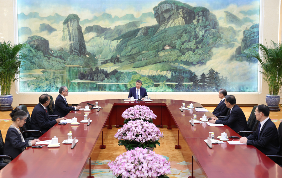 习近平会见联合国教科文组织总干事阿纳尼