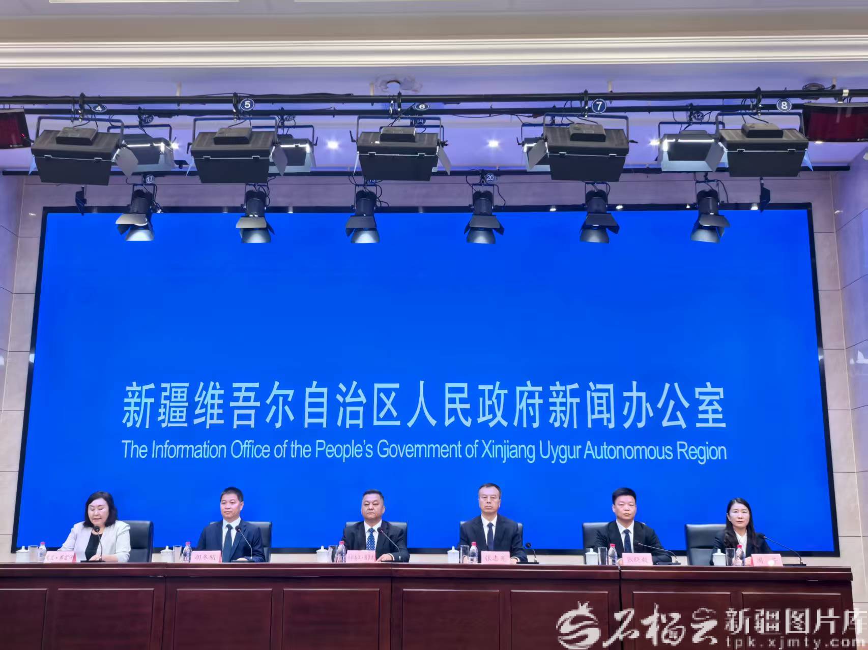 “新时代党的治疆方略的成功实践”系列主题新闻发布会第5场举行哈密：奋力在全疆率先基本实现中国式现代化