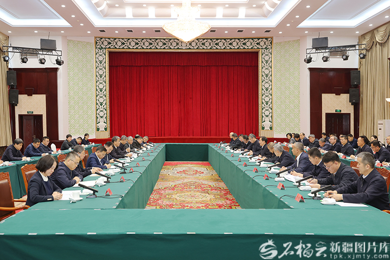 2025年教育部与自治区和兵团战略会商会议召开