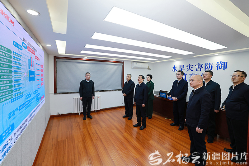 陈小江艾尔肯·吐尼亚孜在自治区水利厅和林草局调研座谈