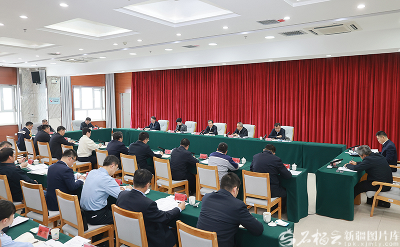 陈小江艾尔肯·吐尼亚孜深入准东经济技术开发区调研