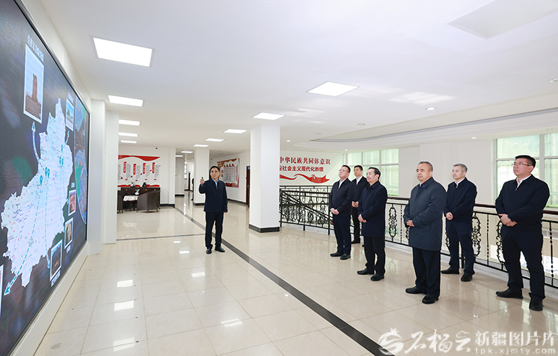 陈小江艾尔肯·吐尼亚孜在自治区文旅厅调研座谈