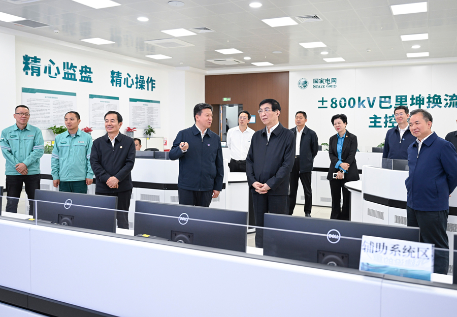 王沪宁在新疆调研时强调 完整准确全面贯彻新时代党的治疆方略 推动“十五五”时期新疆现代化建设迈出坚实步伐