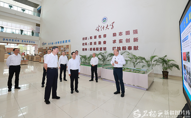 上海市代表团来疆考察对接对口支援与合作发展工作