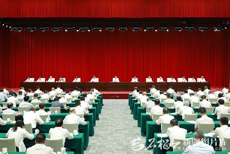 陈小江在十届自治区党委第九轮巡视集中反馈会暨第十轮巡视动员部署会上强调 不断提高巡视的震慑力穿透力推动力 为建设社会主义现代化新疆提供坚强政治保障